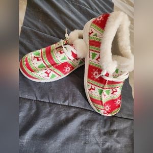 Christmas slip-on shops